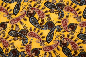 Wiskoza pantofelek żółte tło