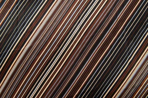 Satyna cienka wzór pasy ukośne beże