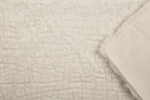 Dzianina futerkowa krótki włos ecru ze strukturą 10 mm