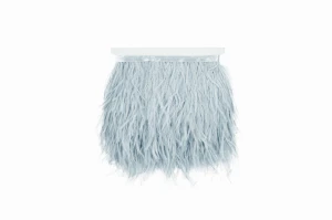 Strusie pióra na taśmie błękit delikatny