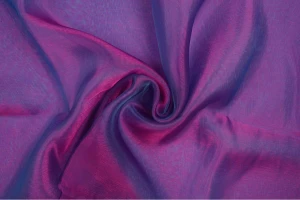 Organza jednotonowa 280cm różowa z nutą niebieskiego i fioletu