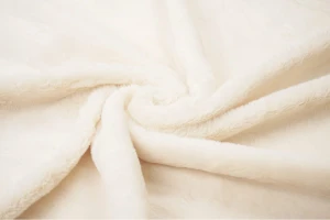 Dzianina futerkowa krótki włos kremowy miś 8mm