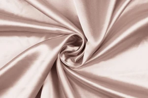 Satyna gruba z elastanem pudrowy róż delikatnie nasycony