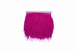 Strusie pióra na taśmie fuksja